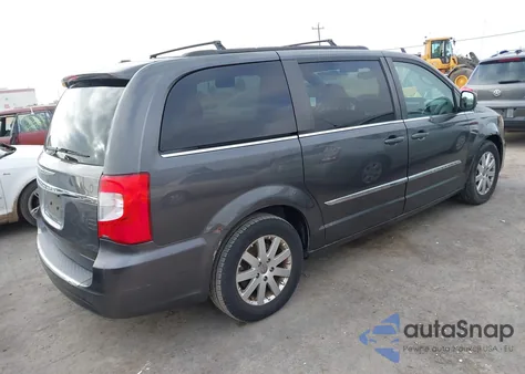 2015 Chrysler Town & Country Touring z USA, uszkodzony, nr VIN 2C4RC1BG5FR595425